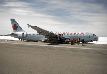 Snowstorm contributed to 2015 crash landing of Air Canada flight - TSB