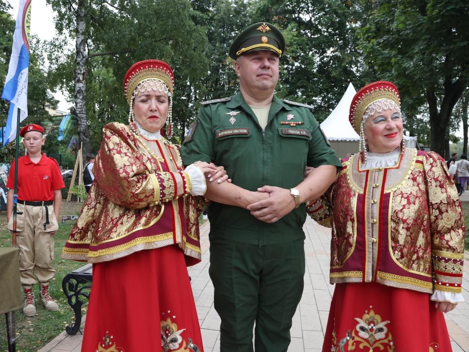 Russian folk singer military officer