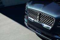 <p>2020 Lincoln Aviator</p>