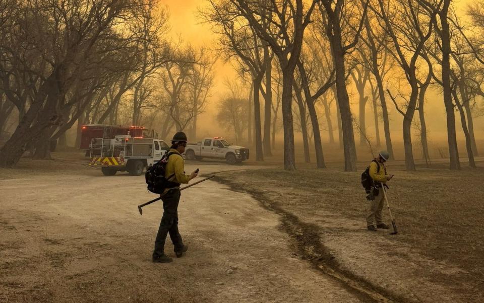 Texas fire crews