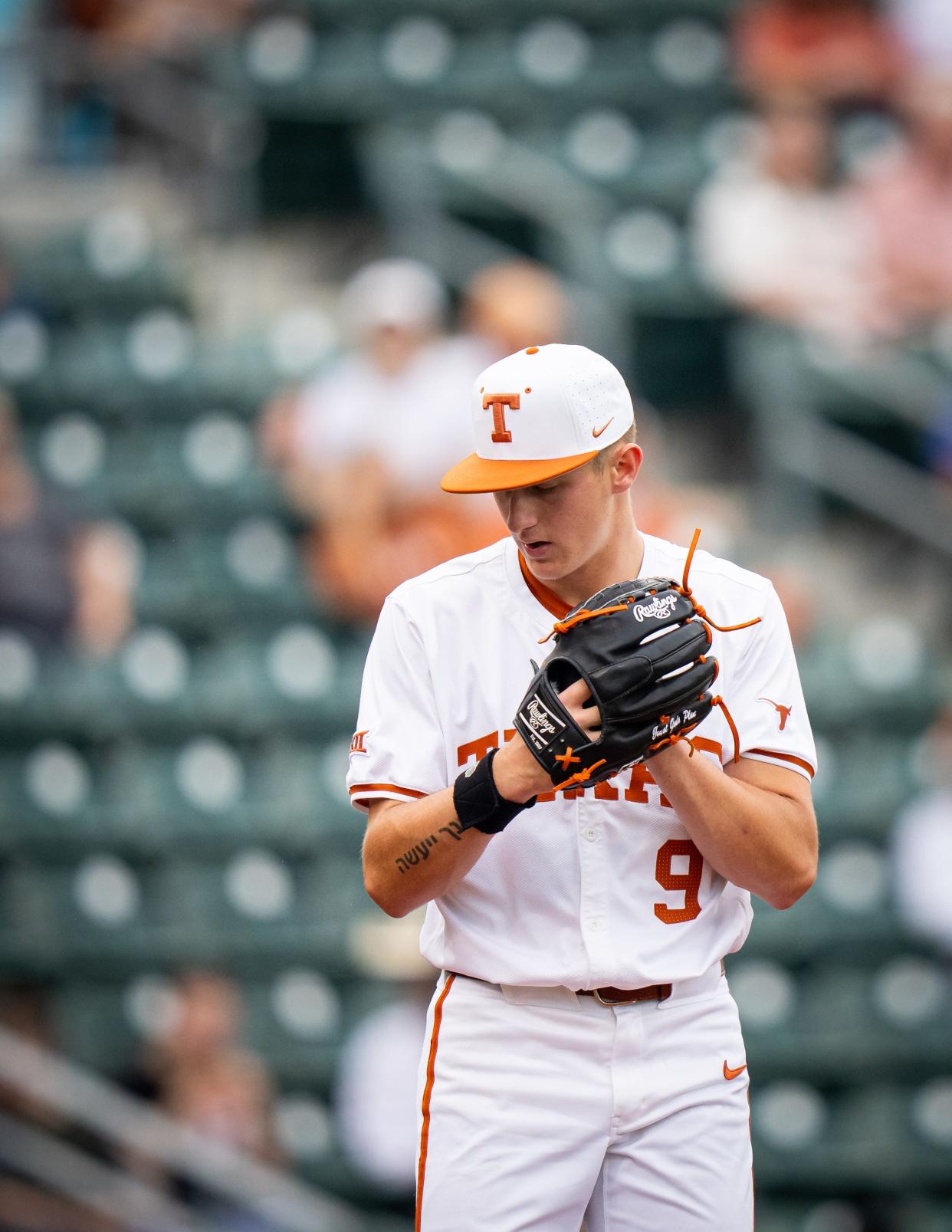 Texas Longhorns infielder Jared Thomas (9) pitches in the first inning of the LonghornsÕ game against the UTRGV Vaqueros at UFCU Disch-Falk Field, Tuesday, April 16, 2024.