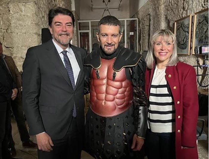 El alcalde y la vicealcaldesa de Alicante junto a Antonio Banderas