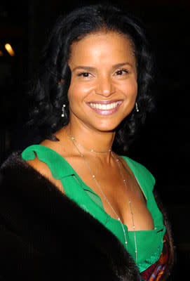 Victoria Rowell at the Hollywood premiere of Warner Bros. Alexander