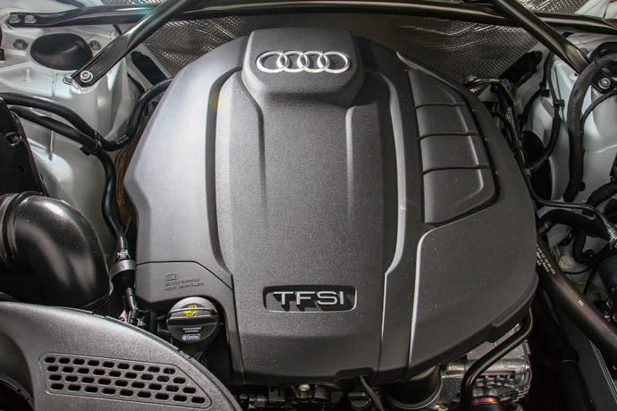動力充足Q5搭載新一代2.0升TFSI四缸汽油引擎，能夠榨出最大馬力252hp/5000-6000rpm與最大扭力37.7kgm/1600-4500rpm，其動力充裕，油耗表現良好，搭配S-tronic七速手自排能夠靈敏與平順的輸出。 版權所有/汽車視界