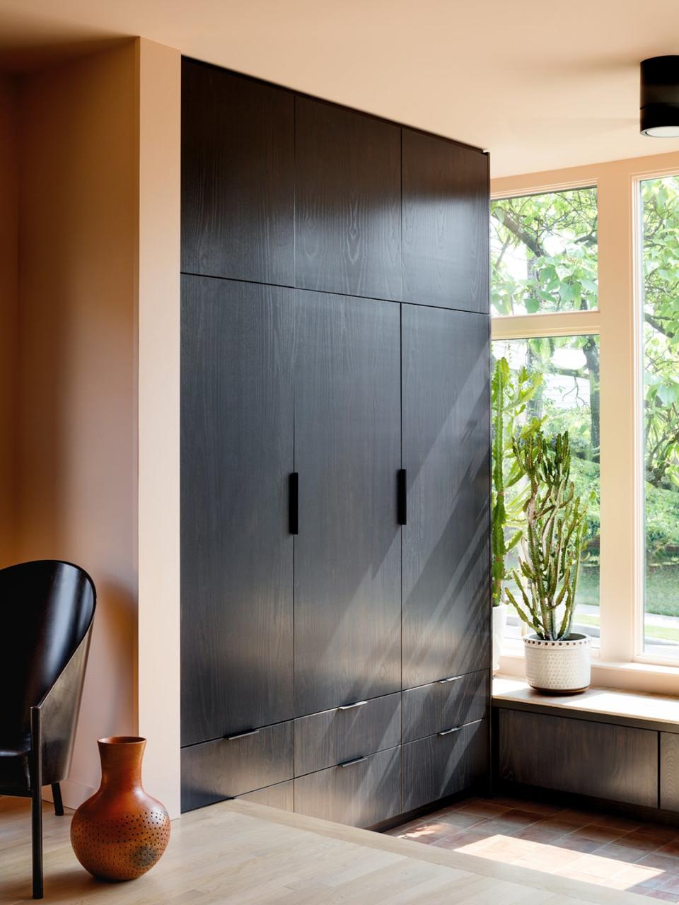 black mudroom cabinets