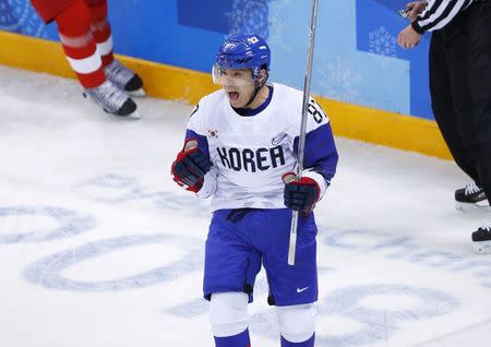 Ice Hockey – Pyeongchang 2018 Winter Olympics – Men Preliminary Round Match – Czech Republic v South Korea - Gangneung Hockey Centre, Gangneung, South Korea – February 15, 2018 - Cho Min-ho of South Korea celebrates after scoring a first period goal. REUTERS/Brian Snyder