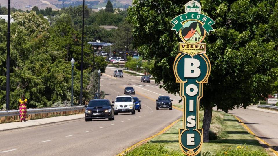 A sign on Vista Ave. near the airport welcomes people to Boise. Changes to the city’s zoning laws would allow denser development in Boise neighborhoods. Sarah A. Miller/smiller@idahostatesman.com