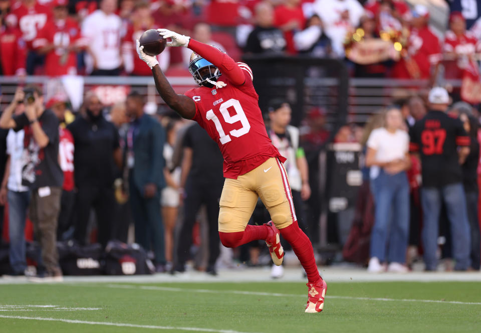 SANTA CLARA, CALIFORNIA – OCTOBER 08: Deebo Samuel #19 of the San Francisco 49ers warms up prior to a game against the <a class="link " href="https://sports.yahoo.com/nfl/teams/dallas/" data-i13n="sec:content-canvas;subsec:anchor_text;elm:context_link" data-ylk="slk:Dallas Cowboys;sec:content-canvas;subsec:anchor_text;elm:context_link;itc:0">Dallas Cowboys</a> at Levi’s Stadium on October 08, 2023 in Santa Clara, California. (Photo by Ezra Shaw/Getty Images)