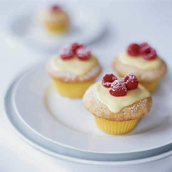 Vanilla Cupcakes with Lemon Cream and Raspberries