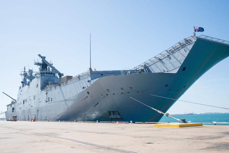 澳洲最大的戰艦「坎培拉號」(HMAS Canberra)。 (圖:澳洲國防部)