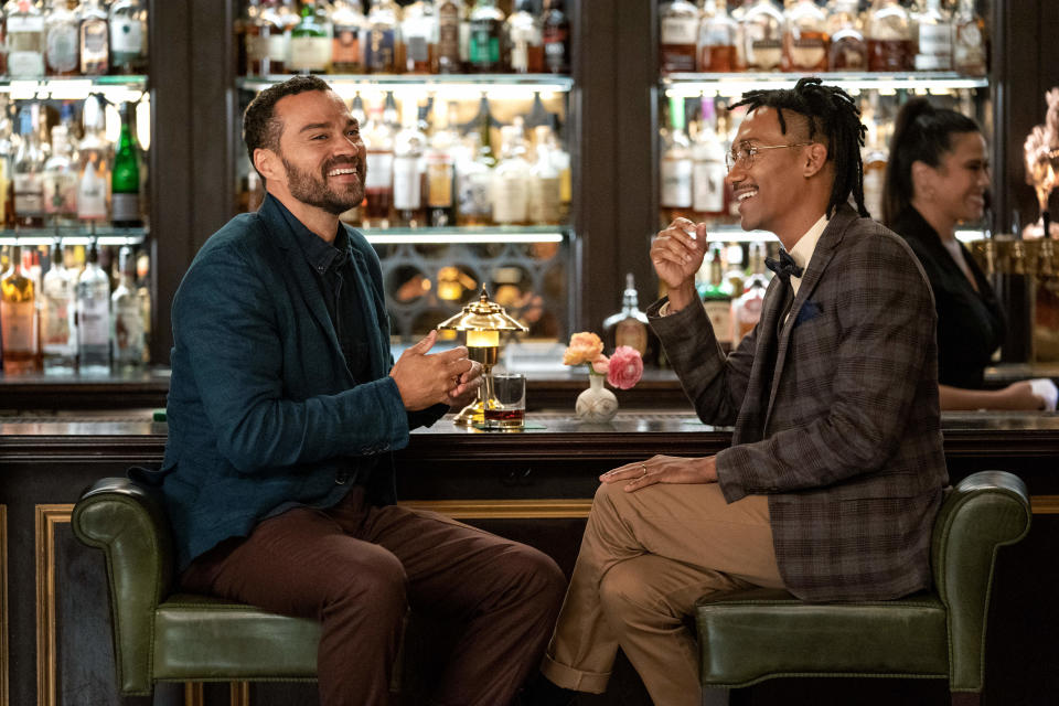 Jesse Williams as Theo Martin, Griffin Matthews as John Golden in Your Place or Mine (Erin Simkin / Netflix)