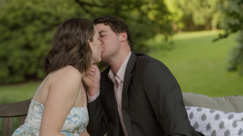 Farmer Tom and Sarah kiss on Farmer Wants A Wife