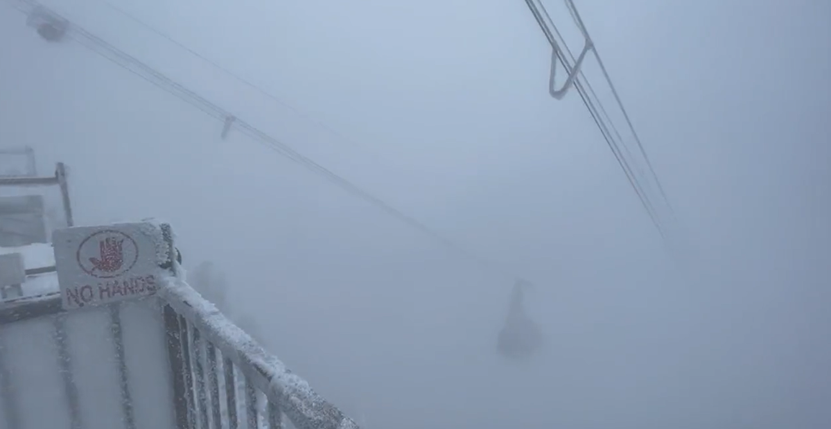 21 trapped on stuck tram at New Mexico ski resort are rescued