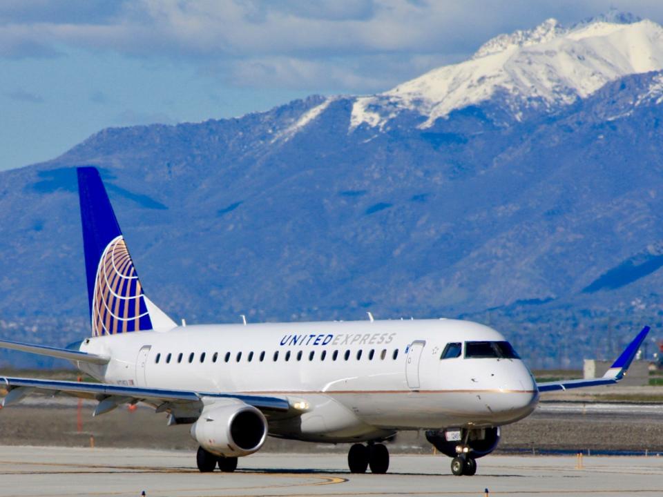 United Airlines Embraer E175