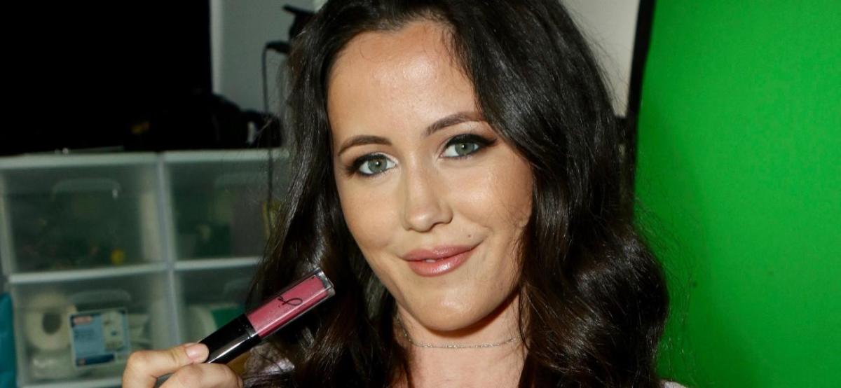 Teen Mom Jenelle Evans slammed for promoting bras to prevent