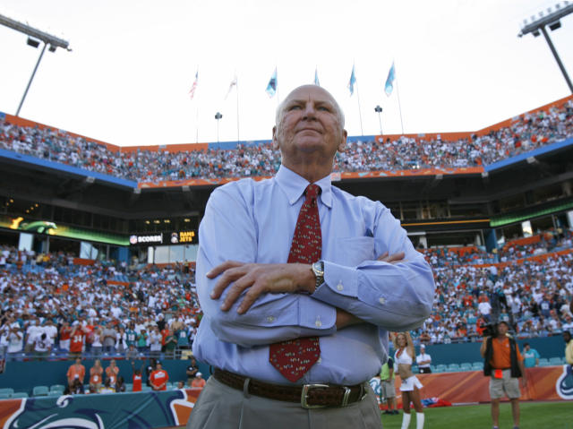 Former Dolphins, Marlins owner and Blockbuster Video mogul H. Wayne  Huizenga dies