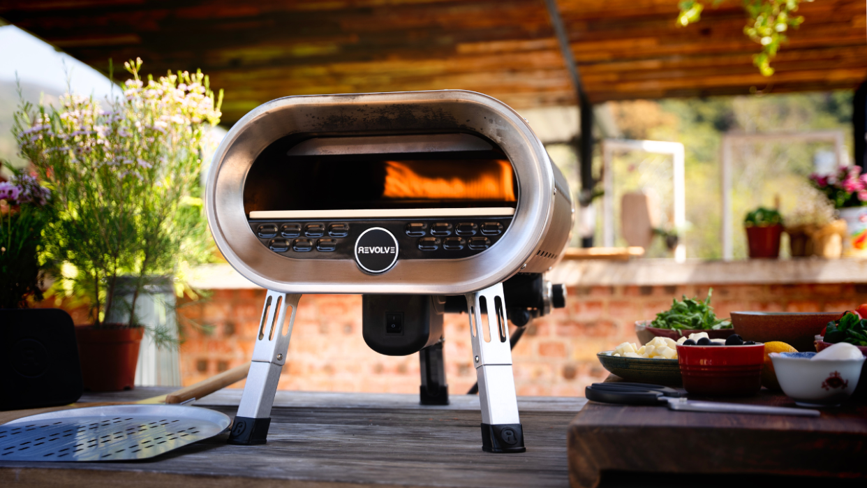  Revolve Pizza Oven. 