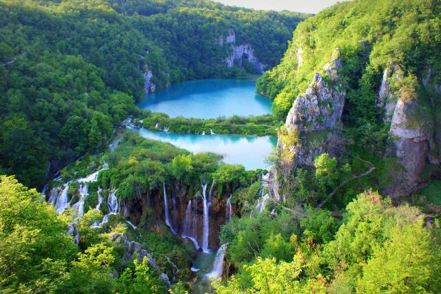 10 Greenest Places on Earth — From Jungle Hikes to Waterfall Dips - Yahoo  Sports