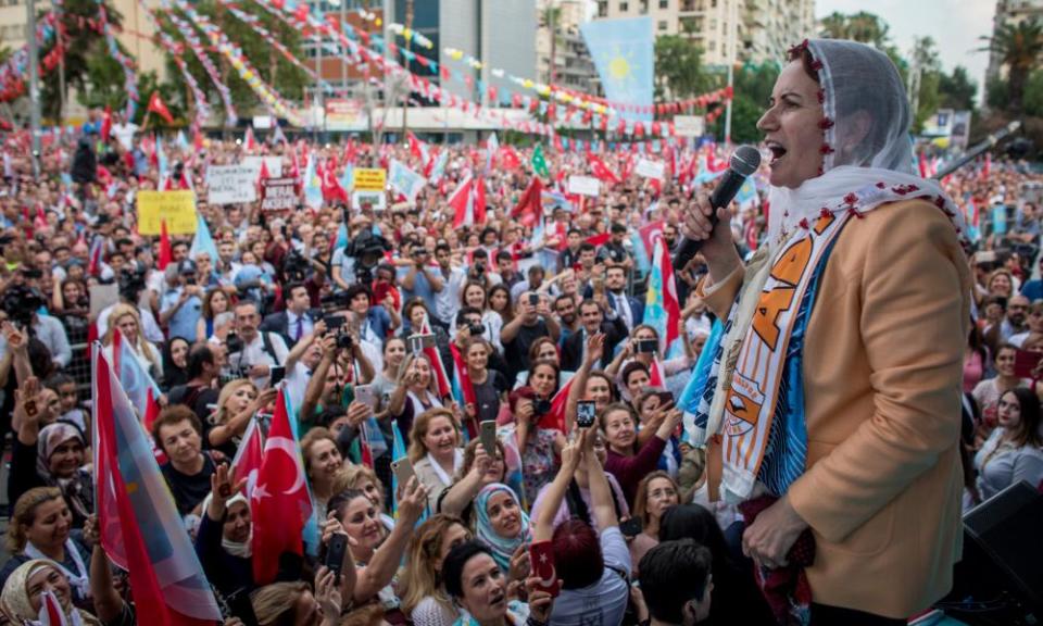 Meral Akşener speaks to supporters at a rally in Adana.