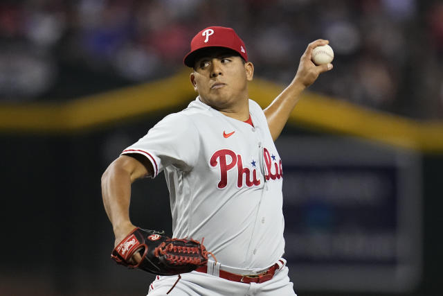 Phillies fall to Diamondbacks in 14th inning