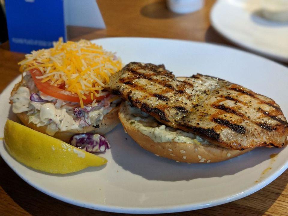 Hawaii: Ono Burger, Paia Fish Market Restaurant (Multiple Locations)