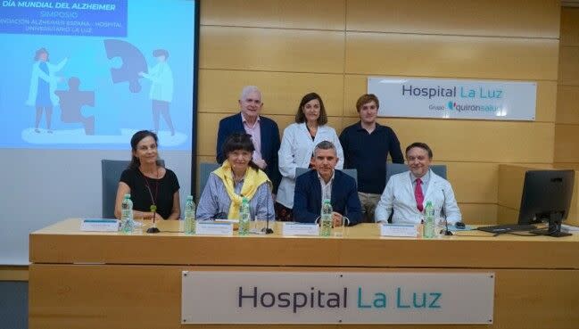 El Hospital Universitario La Luz y la Fundación Alzheimer España reúnen a pacientes, familiares y profesionales para abordar la enfermedad