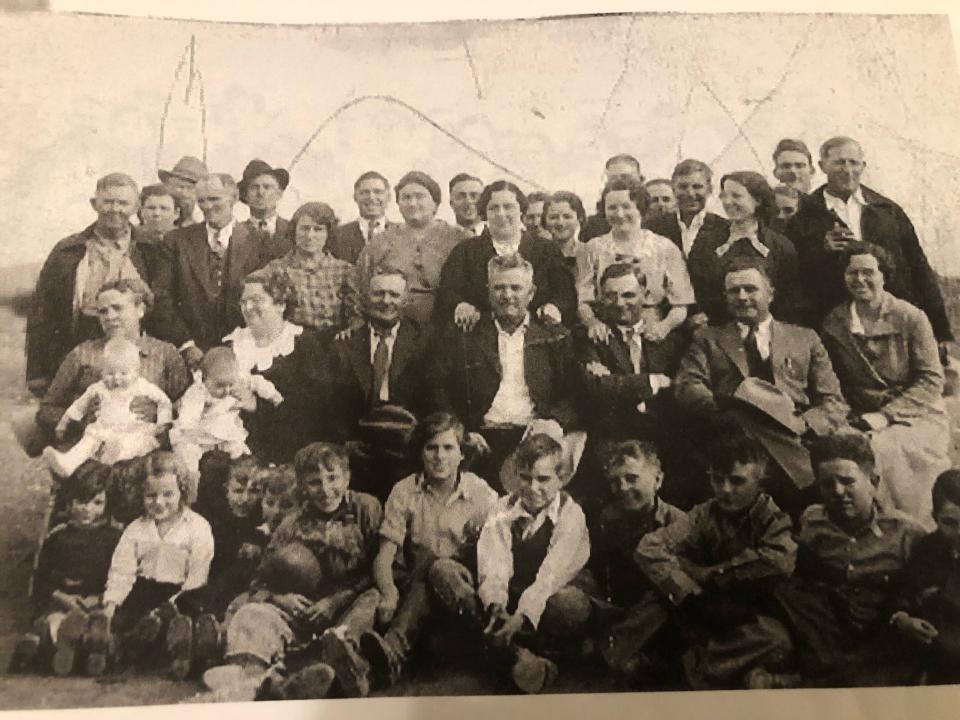 The 1936 family reunion in Lueders.
