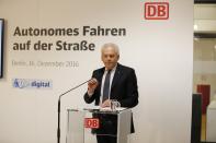 <p>Von 2009 bis Januar 2017 war Rüdiger Grube Chef des deutschen Staatskonzerns. Im Jahr 2016 verdiente er laut Vergütungsstudie 1,439 Millionen Euro – ein nettes Sümmchen, das ihm den ersten Platz einfährt. </p>