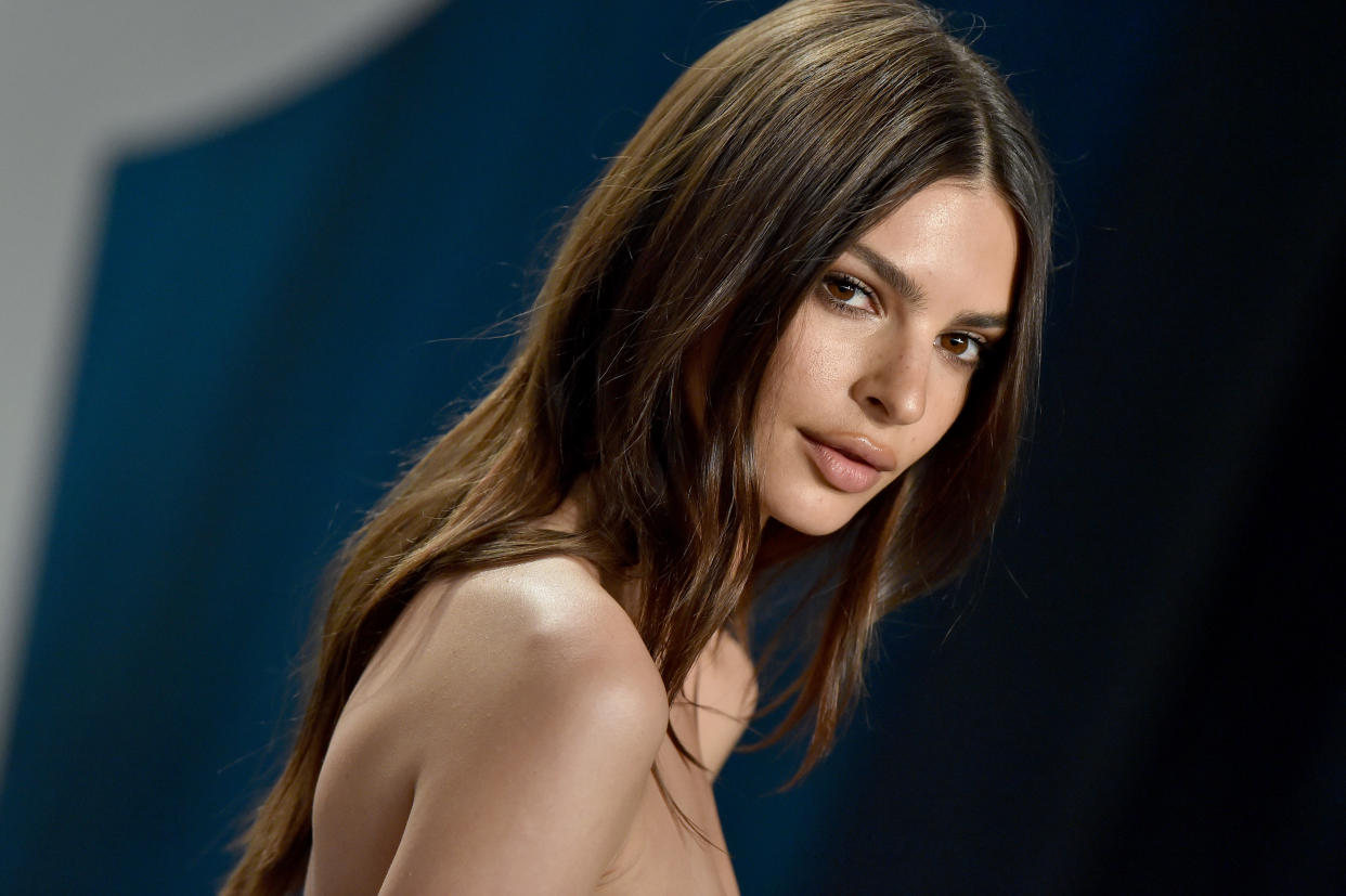 BEVERLY HILLS, CALIFORNIA - FEBRUARY 09: Emily Ratajkowski attends the 2020 Vanity Fair Oscar Party hosted by Radhika Jones at Wallis Annenberg Center for the Performing Arts on February 09, 2020 in Beverly Hills, California. (Photo by Axelle/Bauer-Griffin/FilmMagic)