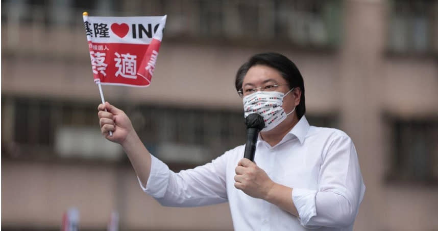 基隆市長林右昌表示，國民黨基隆市長參選人謝國樑提出送電動機車政見絕對不可能兌現，謝國樑嚴重違反根本是欺騙老百姓。（圖／林右昌辦公室提供）