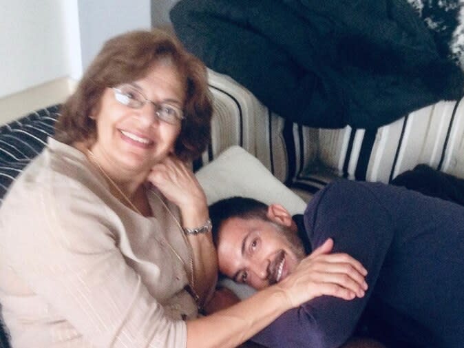 Fernando del Solar con mamá / Cortesía