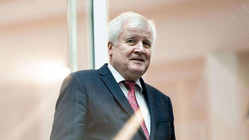 Horst Seehofer möchte eine europäische und keine nationale Lösung.