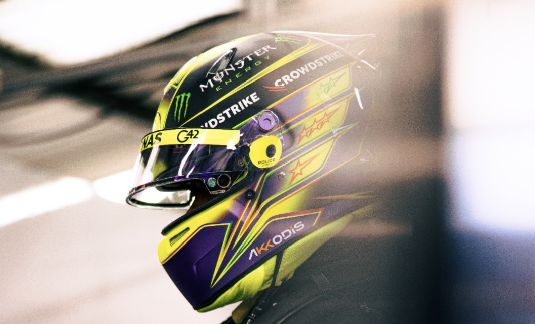 Lewis Hamilton has revealed his 2023 helmet design (Lewis Hamilton / Twitter)