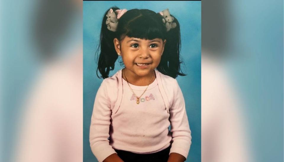 Alejandra Gonzalez-Rizo posó para la foto de preescolar en Spartanburg, S.C.