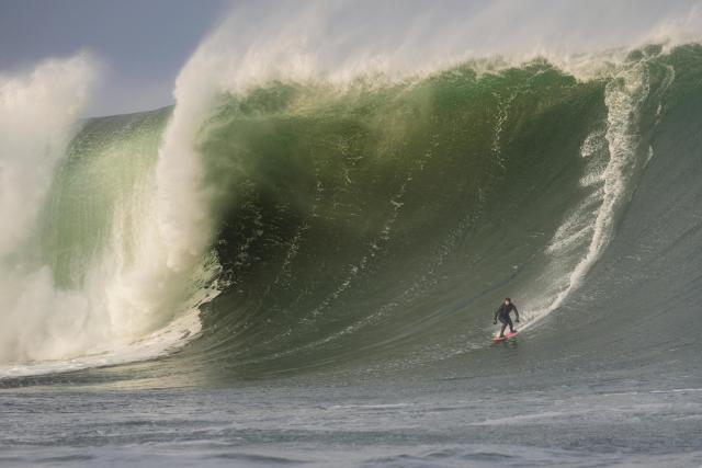Red Bull's Conor Maguire surfs 40-foot County Sligo wave - Yahoo Sport