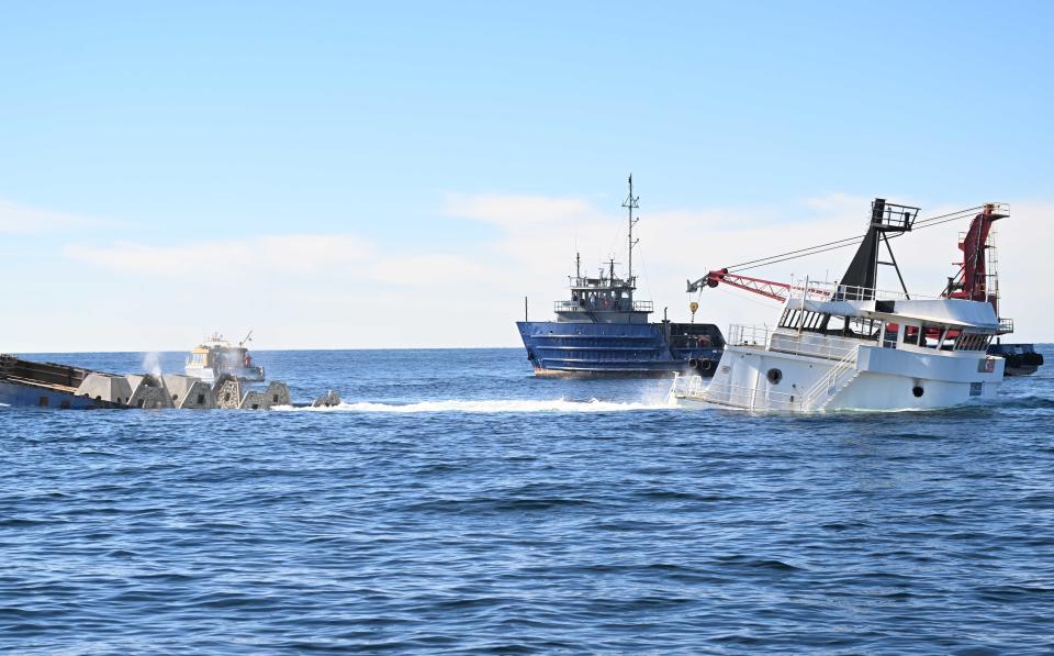 The sinking of the R/V DEEP STIM III.