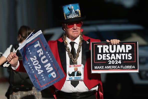 Trump supporter Gregg Donvan stands outside the the Wilkie D. Ferguson Jr. United States Federal Courthouse (Getty Images)