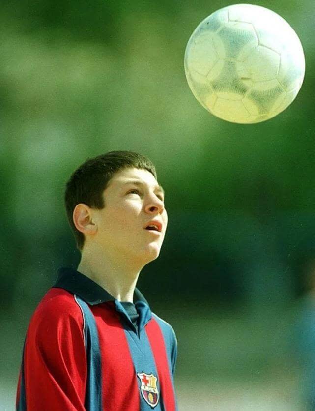 lionel-messi-nino-pelota