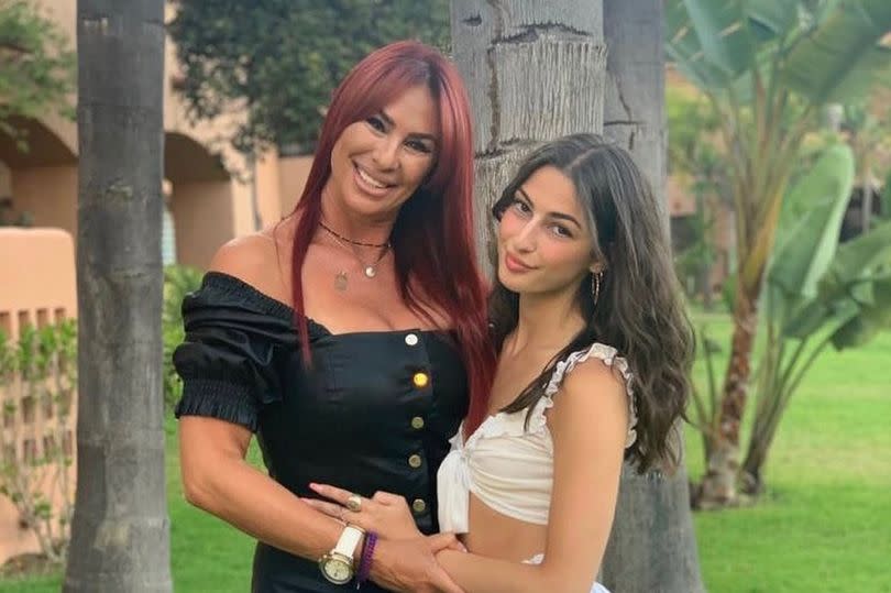 Lauren and her eldest daughter Gigi