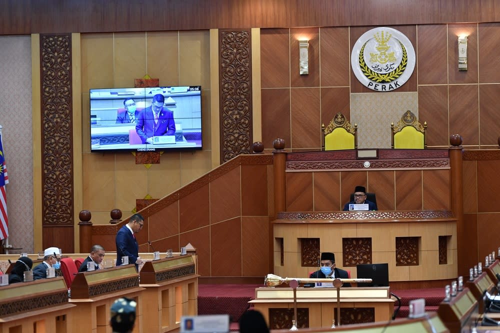 Perak Mentri Besar Datuk Seri Ahmad Faizal Azumu speaks at the State Legislate Assembly in Ipoh October 27, 2020. — Bernama pic