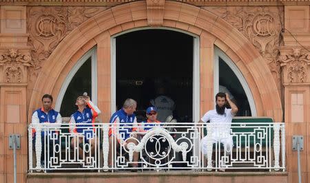 Cricket - England v New Zealand - Investec Test Series First Test - Lord’s - 21/5/15 England's Moeen Ali and Ian Bell with acting coach Paul Farbrace and batting coach Mark Ramprakash on the balcony during the first day Action Images via Reuters / Philip Brown Livepic