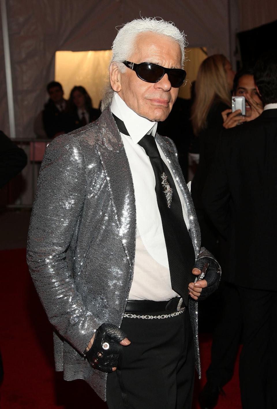 Lagerfeld acudió a la Met Gala en múltiples ocasiones, incluida la edición de 2008 (Getty Images)