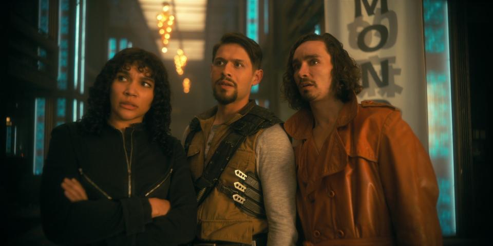 Emmy Raver-Lampman, David Castaneda and Robert Sheehan in The Umbrella Academy