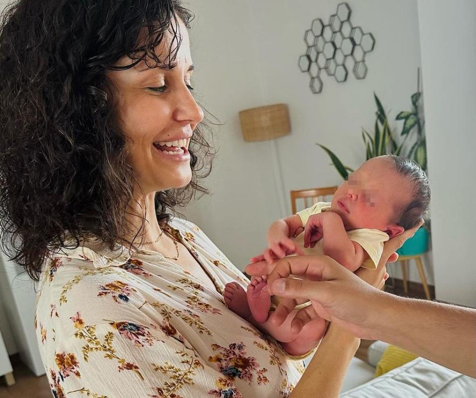 Alba, la hermana de Nuria Roca, con su hijo Pol