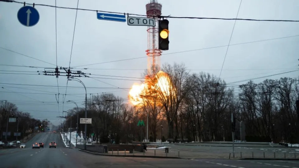 Una explosi&#xf3;n en una torre de televisi&#xf3;n en Kiev
