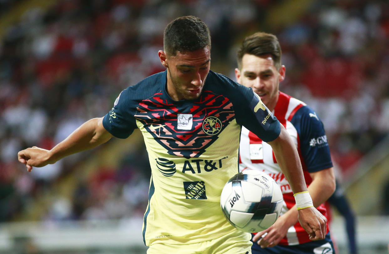 Mauro Lainez en marzo de 2022 en un América vs. Chivas. (Alfredo Moya/Jam Media/Getty Images)