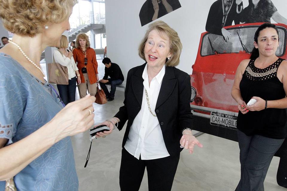 Rosa de la Cruz at the inauguration of the de la Cruz Collection in the Design Distric in 2009.