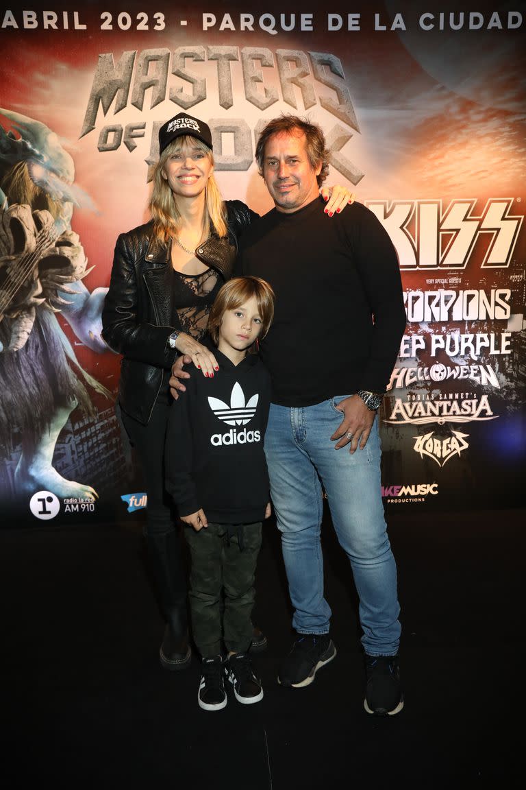 Lorena Ceriscioli disfrutando del evento en familia junto a Genaro y Juampi Ramonino
