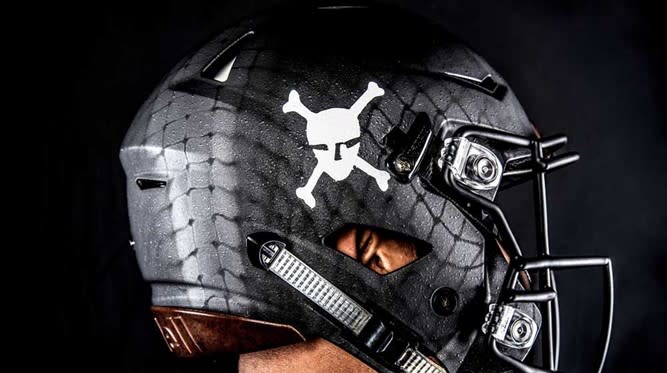 Army uniform for Army-Navy game. (goarmywestpoint.com)