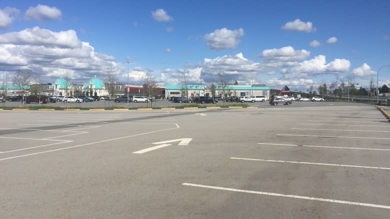 Designer mall employee fuming over staff parking fees